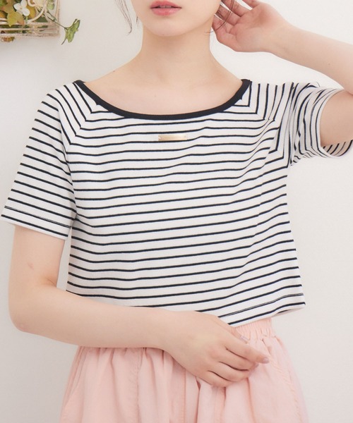 ems excite(エムズエキサイト)の「プレート付きボートネックCT(Tシャツ/カットソー・レディース・ナチュラル/チャコールグレー/ブラック系その他3/ピンク・FREE)」の1枚目の写真