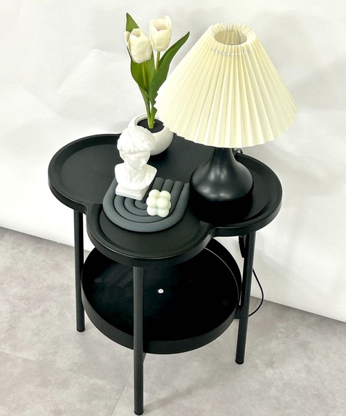 クローバーサイドテーブル（家具）｜Made in I（メイドインアイ）の