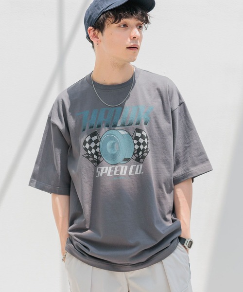 RAGEBLUE(レイジブルー)の「【TONY HAWK/トニーホーク】コラボプリント/グラフィックオーバーサイズTシャツ(Tシャツ/カットソー・メンズ・ダークグレー/ブラック/イエロー系その他/ホワイト・LARGE/MEDIUM)」の1枚目の写真