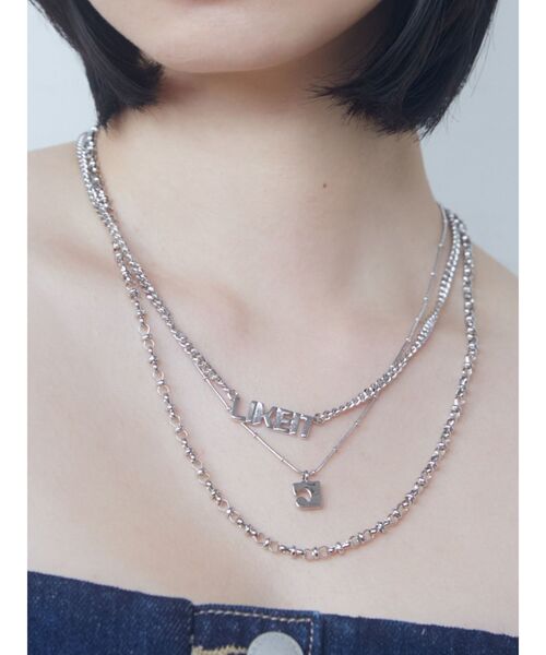 EMODA（エモダ）の「レイヤードロゴネックレス（ネックレス・レディース・シルバー/ゴールド・FREE）」の4枚目の写真