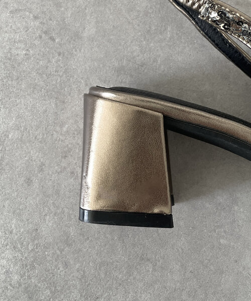 Thevon(ゼボン)の「ベルト付きアソートミュール(パンプス・レディース・グレー/シルバー/ブラック・M/L)」の18枚目の写真