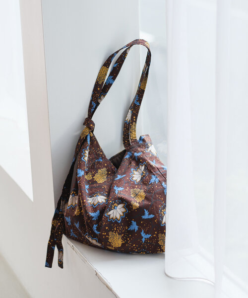 Kastane(カスタネ)の「【4色展開/A4サイズ】バティック柄トートBAG(トートバッグ・レディース・ブラウン/グリーン/アイボリー/ブルー・FREE)」の12枚目の写真