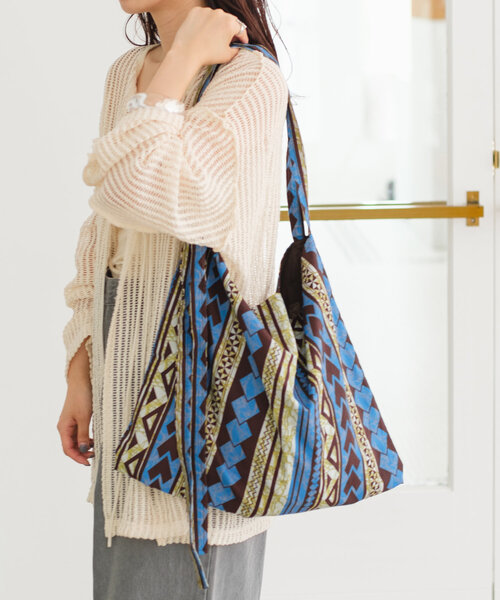 Kastane(カスタネ)の「【4色展開/A4サイズ】バティック柄トートBAG(トートバッグ・レディース・ブラウン/グリーン/アイボリー/ブルー・FREE)」の21枚目の写真