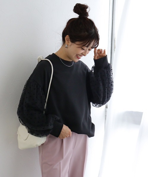 Pierrot(ピエロ)の「チュールスリーブスウェット(スウェット・レディース・ブラック系/ブラック×ブラック/グレー系/ホワイト系その他・L/M)」の20枚目の写真