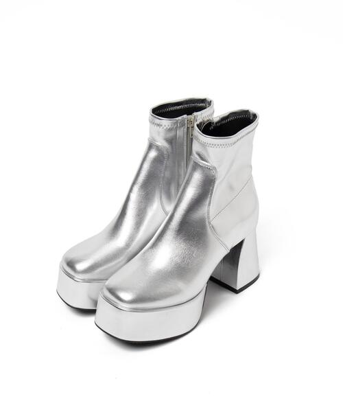 WEGO（ウィゴー）の「WEGO/ストーム付きワイドヒールショートブーツ（ブーツ・レディース・その他1/その他2/シルバー/ブラック・MEDIUM/LARGE）」の15枚目の写真