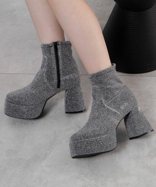 WEGO（ウィゴー）の「WEGO/ストーム付きワイドヒールショートブーツ（ブーツ・レディース・その他1/その他2/シルバー/ブラック・MEDIUM/LARGE）」の4枚目の写真