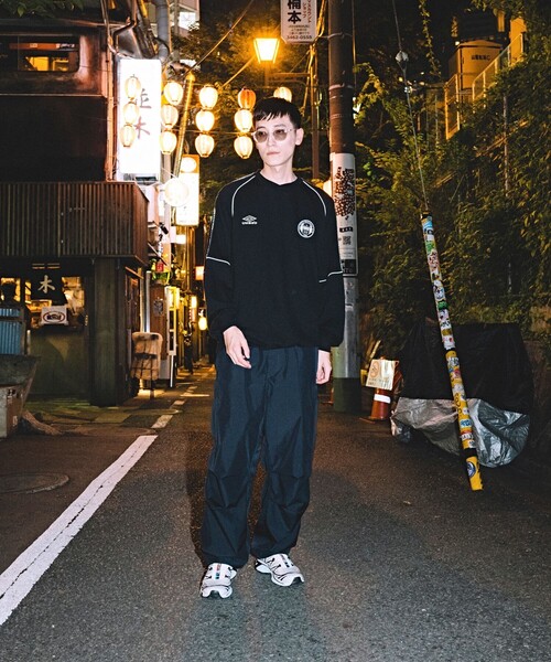 UMBRO(アンブロ)の「UMBRO/アンブロ SP Team Sweat/別注 チーム ラグランライン スウェット(スウェット・メンズ・ホワイト/グレー/ブラウン/ブラック・MEDIUM/LARGE/X-LARGE)」の15枚目の写真