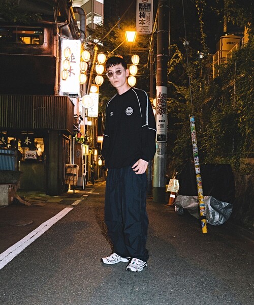 UMBRO(アンブロ)の「UMBRO/アンブロ SP Team Sweat/別注 チーム ラグランライン スウェット(スウェット・メンズ・ホワイト/グレー/ブラウン/ブラック・MEDIUM/LARGE/X-LARGE)」の16枚目の写真