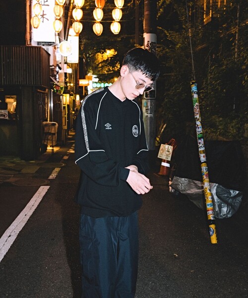 UMBRO(アンブロ)の「UMBRO/アンブロ SP Team Sweat/別注 チーム ラグランライン スウェット(スウェット・メンズ・ホワイト/グレー/ブラウン/ブラック・MEDIUM/LARGE/X-LARGE)」の19枚目の写真