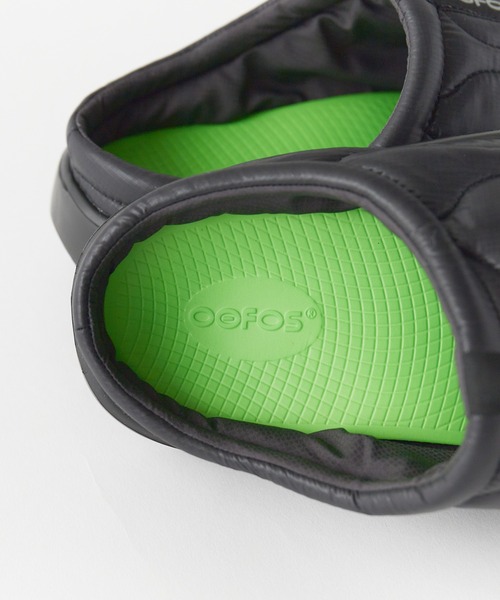OOFOS(ウーフォス)の「OOFOS/ウーフォス Men's OOcOOzie Thermo Mule リカバリーバックレスミュール(スリッポン・メンズ・ブラック・8/9/10/7)」の9枚目の写真