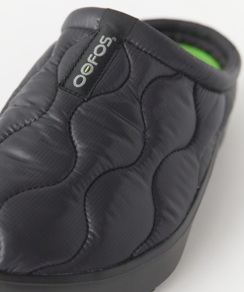 OOFOS(ウーフォス)の「OOFOS/ウーフォス Men's OOcOOzie Thermo Mule リカバリーバックレスミュール(スリッポン・メンズ・ブラック・8/9/10/7)」の6枚目の写真