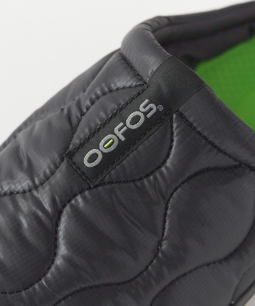 OOFOS(ウーフォス)の「OOFOS/ウーフォス Men's OOcOOzie Thermo Mule リカバリーバックレスミュール(スリッポン・メンズ・ブラック・8/9/10/7)」の5枚目の写真