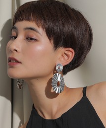 ラウンドプレート ウェーブ ピアス