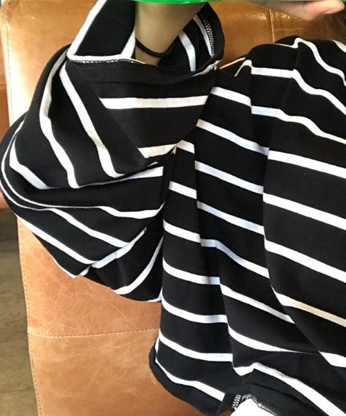 roomy(ルーミー)の「ワイドスリーブボーダーロンT(ショート丈)(Tシャツ/カットソー・レディース・ブラック/オフホワイト・M)」の5枚目の写真
