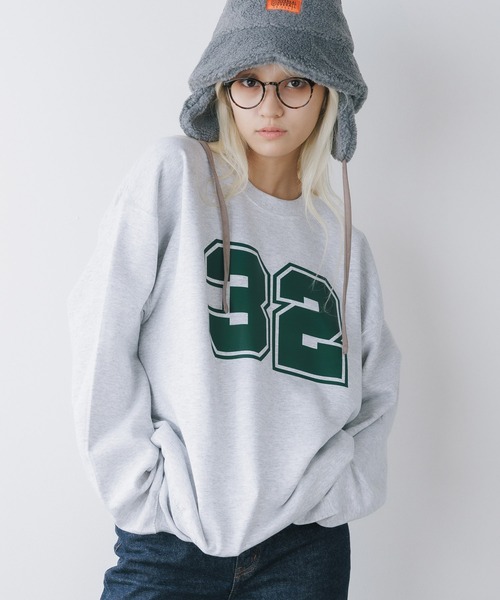 GILDAN(ギルダン)の「GILDAN / ロゴプリント クルーネックスウェット/トレーナー(スウェット・レディース・チャコール/グレー系その他4/グレー系その他/アッシュ/グレー系その他3/グレー系その他2/サンドベージュ・MEDIUM/X-LARGE/LARGE)」の3枚目の写真
