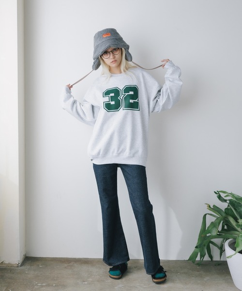GILDAN(ギルダン)の「GILDAN / ロゴプリント クルーネックスウェット/トレーナー(スウェット・レディース・チャコール/グレー系その他4/グレー系その他/アッシュ/グレー系その他3/グレー系その他2/サンドベージュ・MEDIUM/X-LARGE/LARGE)」の15枚目の写真