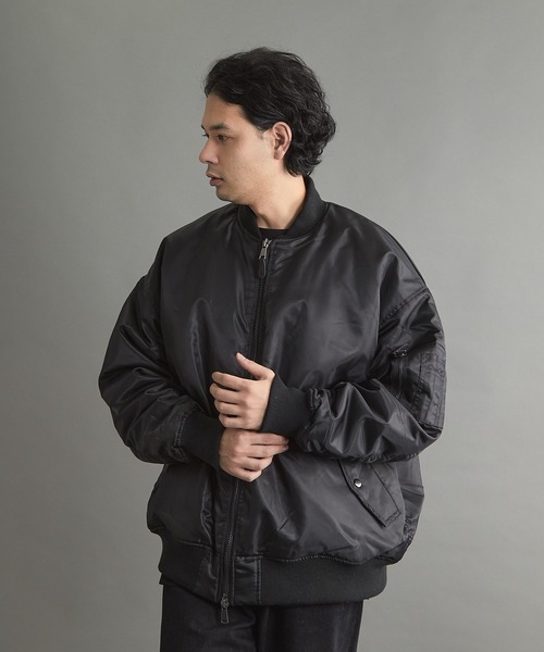 VIBGYOR（ヴィブジョー）の「【wit】オーバーフィットMA-1(CN)（MA-1・メンズ・ブラック/グレイッシュベージュ/カーキ・MEDIUM/LARGE）」の2枚目の写真