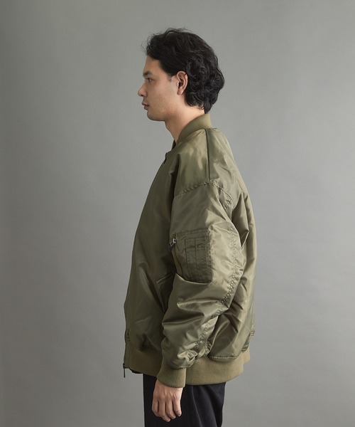 VIBGYOR（ヴィブジョー）の「【wit】オーバーフィットMA-1(CN)（MA-1・メンズ・ブラック/グレイッシュベージュ/カーキ・MEDIUM/LARGE）」の12枚目の写真