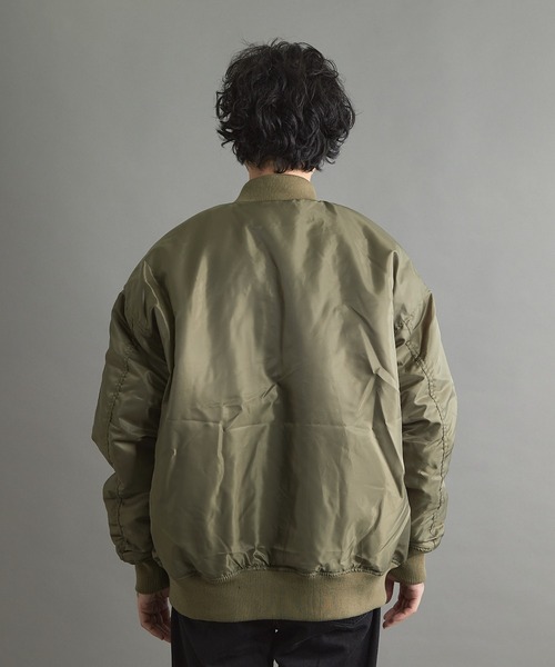 VIBGYOR（ヴィブジョー）の「【wit】オーバーフィットMA-1(CN)（MA-1・メンズ・ブラック/グレイッシュベージュ/カーキ・MEDIUM/LARGE）」の13枚目の写真