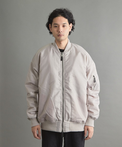 VIBGYOR（ヴィブジョー）の「【wit】オーバーフィットMA-1(CN)（MA-1・メンズ・ブラック/グレイッシュベージュ/カーキ・MEDIUM/LARGE）」の22枚目の写真