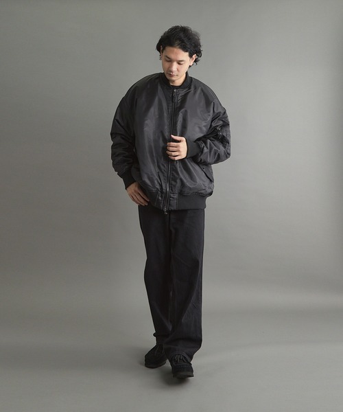 VIBGYOR（ヴィブジョー）の「【wit】オーバーフィットMA-1(CN)（MA-1・メンズ・ブラック/グレイッシュベージュ/カーキ・MEDIUM/LARGE）」の21枚目の写真