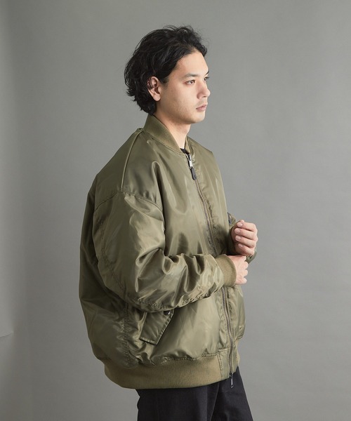 VIBGYOR（ヴィブジョー）の「【wit】オーバーフィットMA-1(CN)（MA-1・メンズ・ブラック/グレイッシュベージュ/カーキ・MEDIUM/LARGE）」の16枚目の写真