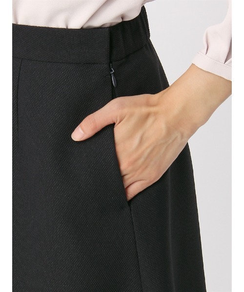 SUIT SQUARE（スーツスクエア）の「【セレモニー】フレアスカート ハンドウォッシュ TRドビー ストレッチ 織柄 セットアップ（スーツスカート・レディース・ネイビー・36(7号)/38(9号)/40(11号)）」の4枚目の写真