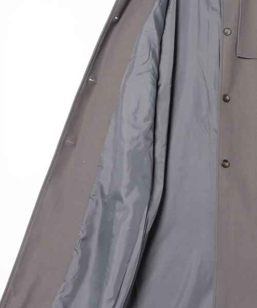 SPINNS（スピンズ）の「ケープデザインベルト付きフェイクウールロングコート（チェスターコート・レディース・ブラック/アイボリー/チャコール/グレー・ONESIZE）」の6枚目の写真