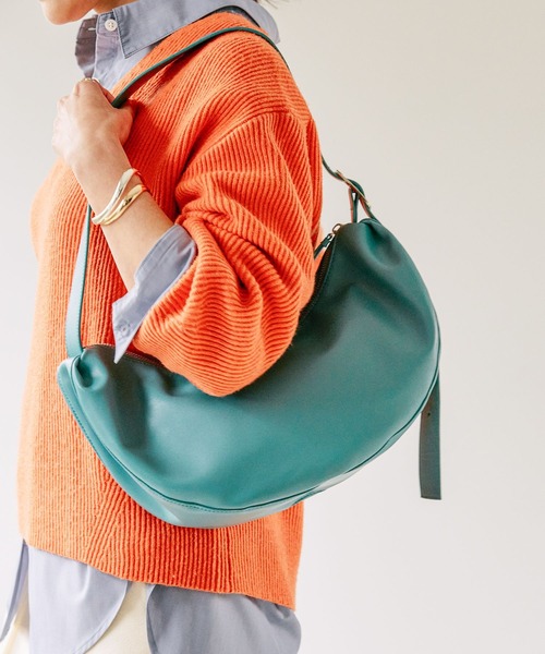 Elura（エルーラ）の「ハーフムーンショルダー/240249（ハンドバッグ・レディース・ブラック系その他/ブルー/ブラック/ベージュ・ONE SIZE）」の9枚目の写真