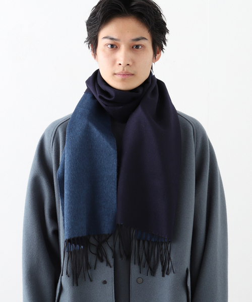 PIACENZA（ピアチェンツァ）の「PIACENZA(ピアツェンツァ) 別注 シルク/カシミヤ ダブルフェイスマフラー 30×170（マフラー・メンズ・ダークブルー・FREE）」の2枚目の写真