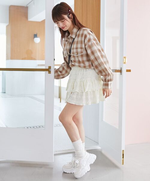 MAJESTIC LEGON(マジェスティックレゴン)の「カットレースフリルミニスカパン(スカート・レディース・ブラック/アイボリー/ホワイト系その他2/オフホワイト・MEDIUM)」の15枚目の写真