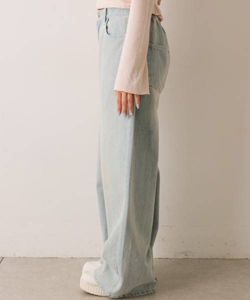 OLIVE des OLIVE(オリーブデオリーブ)の「キラキラリボンデニムパンツ(その他パンツ・レディース・ブルー/サックスブルー/ブラック・SMALL/MEDIUM)」の5枚目の写真