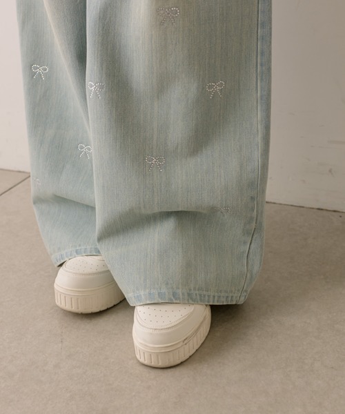 OLIVE des OLIVE(オリーブデオリーブ)の「キラキラリボンデニムパンツ(その他パンツ・レディース・ブルー/サックスブルー/ブラック・SMALL/MEDIUM)」の11枚目の写真