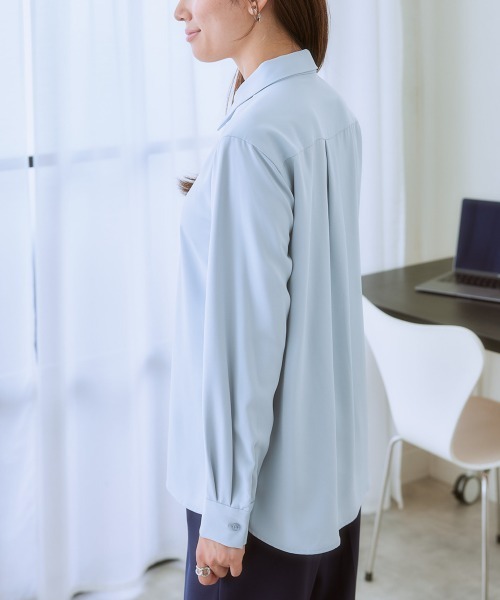 7days Life Styling(セブンデイズライフスタイリング)の「【UVカット/速乾】ストレッチパウダーサテンレギュラーカラー長袖シャツ(シャツ/ブラウス・レディース・オフホワイト/ネイビー/グレイッシュベージュ/ブルー系・M/L/LL/3L/S/4L)」の16枚目の写真