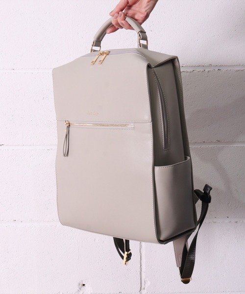 Legato Largo（レガートラルゴ）の「(LF)【Legato Largo】6ポケット/11L ブライト フェイクレザー リュック（バックパック/リュック・レディース・ブラック/アイボリー/モカ/ライトグレー・ONE SIZE）」の21枚目の写真