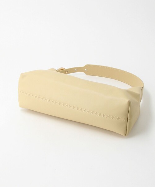 BEAUTY&YOUTH UNITED ARROWS(ビューティーアンドユースユナイテッドアローズ)の「レザー スクエア ショルダーバッグ(ショルダーバッグ・レディース・クリーム/ブラック・FREE)」の5枚目の写真