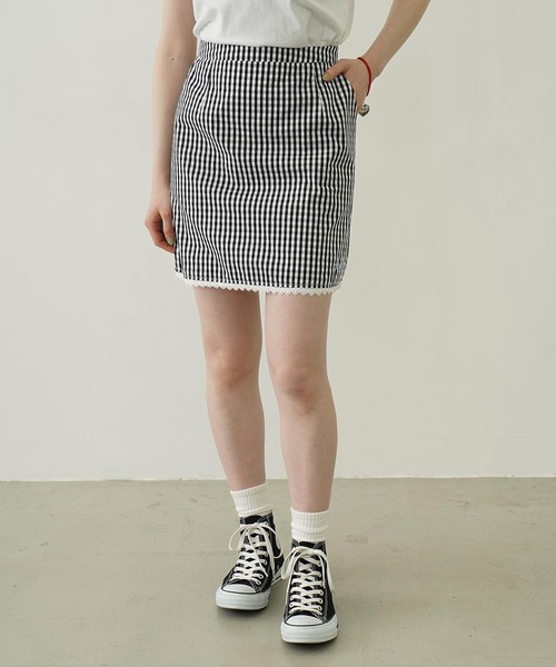 MILKFED.(ミルクフェド)の「GINGHAM MINI SKIRT(スカート・レディース・レッド/ブラック/ライトブルー・S/M)」の2枚目の写真