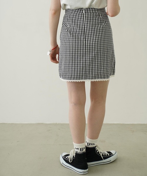 MILKFED.(ミルクフェド)の「GINGHAM MINI SKIRT(スカート・レディース・レッド/ブラック/ライトブルー・S/M)」の20枚目の写真
