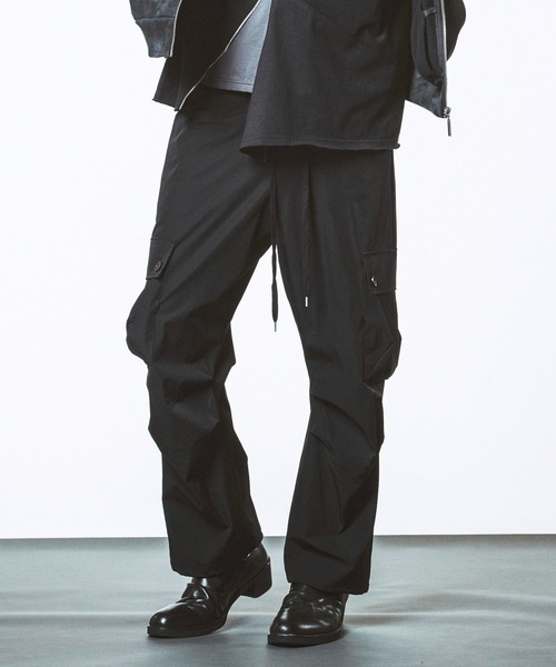 NO ID.（ノーアイディ）の「【NO ID.】Tech Easy Wide Cargo Pants / テック イージー ワイド カーゴ パンツ（カーゴパンツ・メンズ・ブラック/その他23/グレー・2/1）」の4枚目の写真