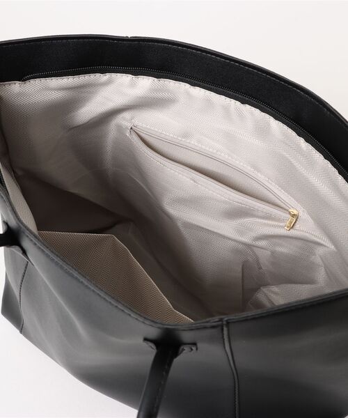 florist（フローリスト）の「【A4収納可・撥水PU】レザーライクレディーストートバッグ/ビジネスバッグ（トートバッグ・レディース・レッド/ベージュ/アイボリー/ホワイト/ブラック/キャメル/モカ・FREE）」の20枚目の写真