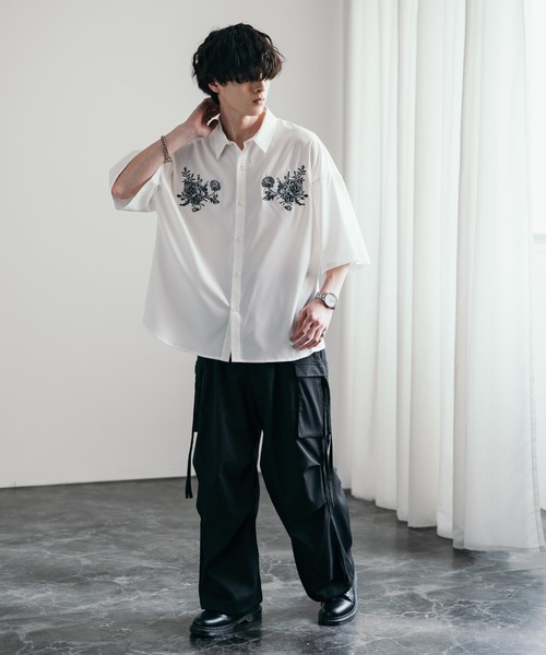 Rocky Monroe(ロッキーモンロー)の「接触冷感オーバーサイズストレッチフラワー刺繍レギュラーカラー半袖シャツ(シャツ/ブラウス・メンズ・ブラック/チャコールグレー/ホワイト・M/L/XL)」の6枚目の写真