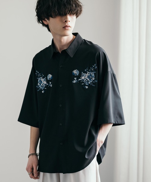 Rocky Monroe(ロッキーモンロー)の「接触冷感オーバーサイズストレッチフラワー刺繍レギュラーカラー半袖シャツ(シャツ/ブラウス・メンズ・ブラック/チャコールグレー/ホワイト・M/L/XL)」の10枚目の写真