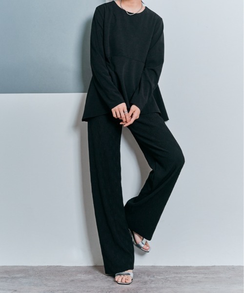 W:Huku(フーク)の「セルフカット ハイウエスト ウェーブ プリーツ パンツ(その他パンツ・レディース・ブラック/チャコール/ライトグレー・M/L)」の7枚目の写真