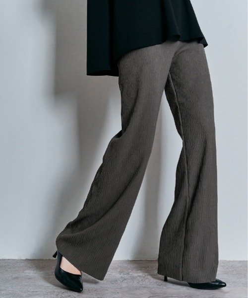 W:Huku(フーク)の「セルフカット ハイウエスト ウェーブ プリーツ パンツ(その他パンツ・レディース・ブラック/チャコール/ライトグレー・M/L)」の8枚目の写真