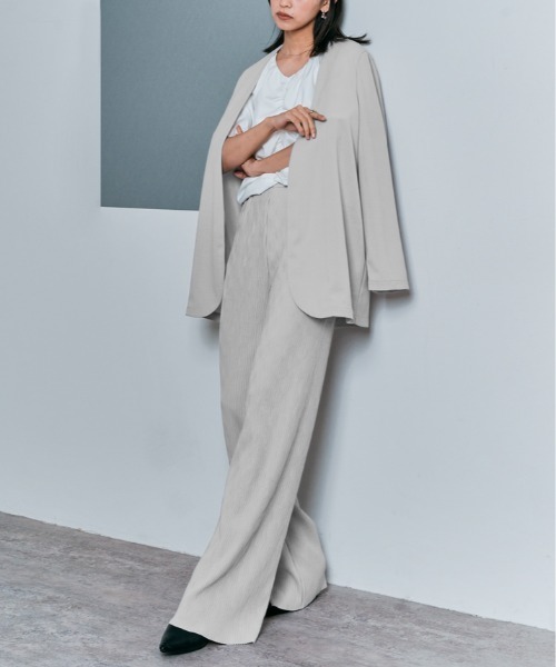 W:Huku(フーク)の「セルフカット ハイウエスト ウェーブ プリーツ パンツ(その他パンツ・レディース・ブラック/チャコール/ライトグレー・M/L)」の9枚目の写真