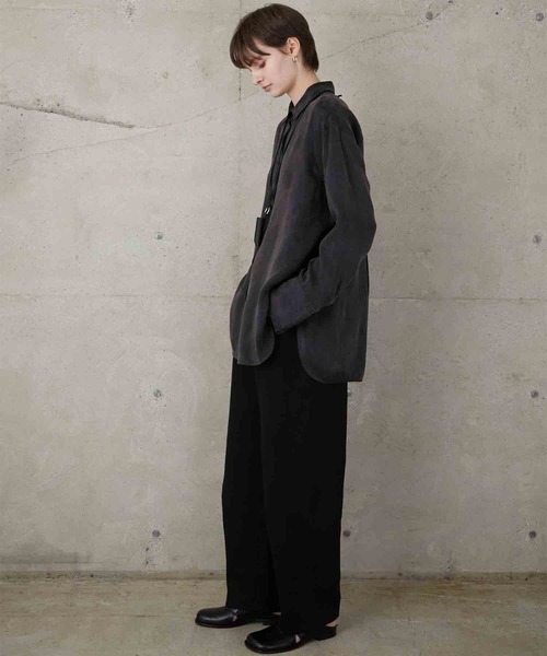 LA PEAU DE GEM（ラポドゥジェム）の「【LA PEAU DE GEM】soft rayon shirt/ソフトレーヨンシャツ（シャツ/ブラウス・レディース・ブラック/ホワイト/ブラウン・FREE）」の8枚目の写真