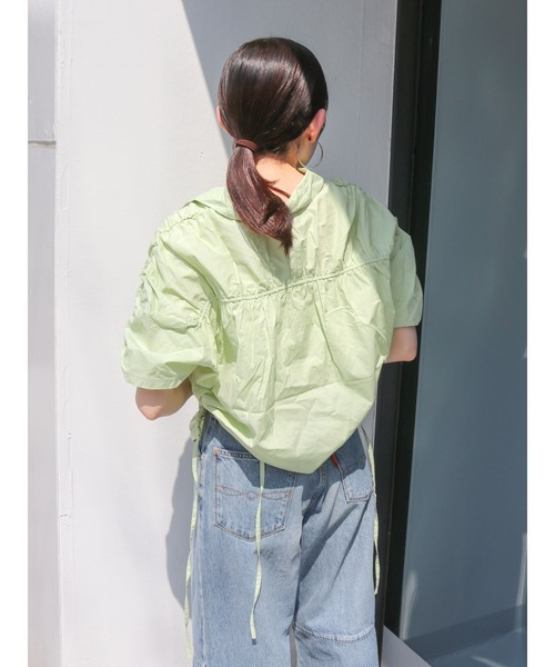 Ungrid（アングリッド）の「ギャザーデザインハーフスリーブシャツ（シャツ/ブラウス・レディース・グリーン系その他/オレンジ/オフホワイト/ブルー・SMALL/MEDIUM/FREE）」の18枚目の写真