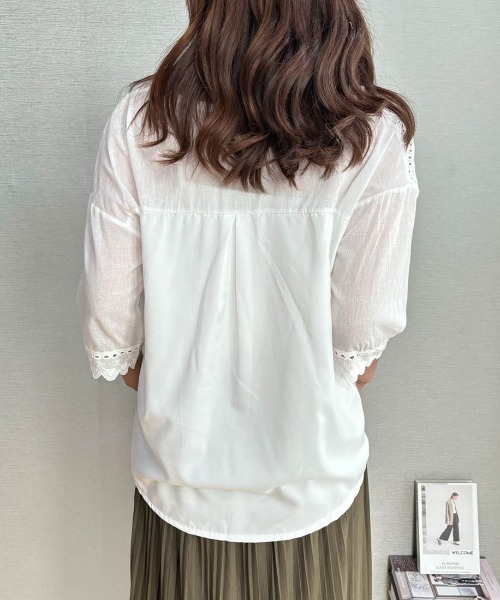 maison de LATIR(メゾンドラティール)の「サラッとデザインブラウスが夏服にgood!レーススカラップブラウス。 上品ブラウスでフェミニンコーデ。(シャツ/ブラウス・レディース・ホワイト/ブラック・M/L/XL)」の8枚目の写真