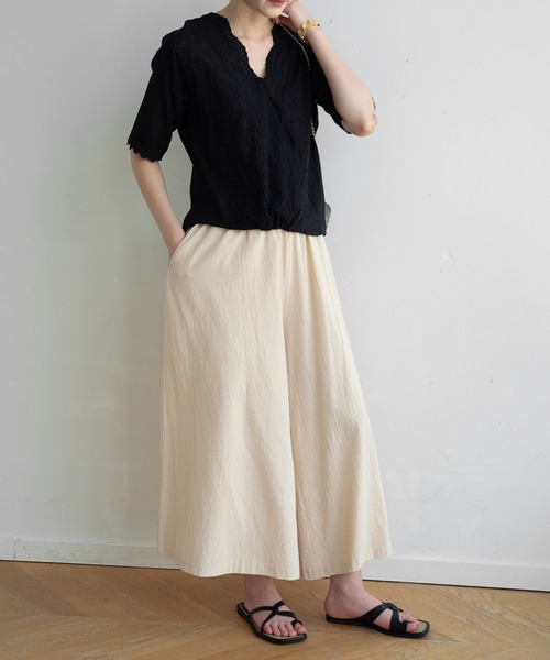 maison de LATIR(メゾンドラティール)の「サラッとデザインブラウスが夏服にgood!レーススカラップブラウス。 上品ブラウスでフェミニンコーデ。(シャツ/ブラウス・レディース・ホワイト/ブラック・M/L/XL)」の11枚目の写真