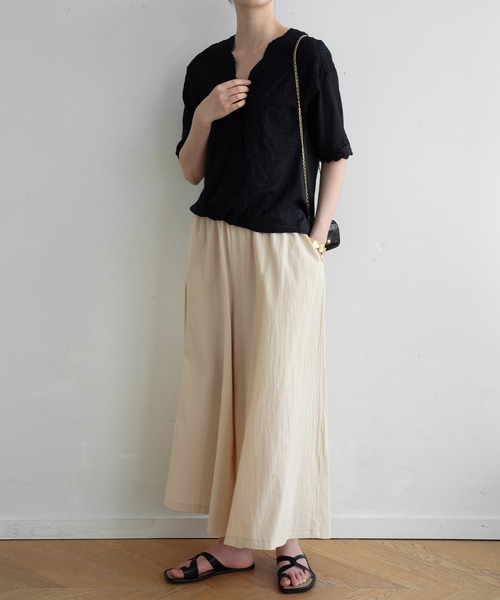 maison de LATIR(メゾンドラティール)の「サラッとデザインブラウスが夏服にgood!レーススカラップブラウス。 上品ブラウスでフェミニンコーデ。(シャツ/ブラウス・レディース・ホワイト/ブラック・M/L/XL)」の12枚目の写真